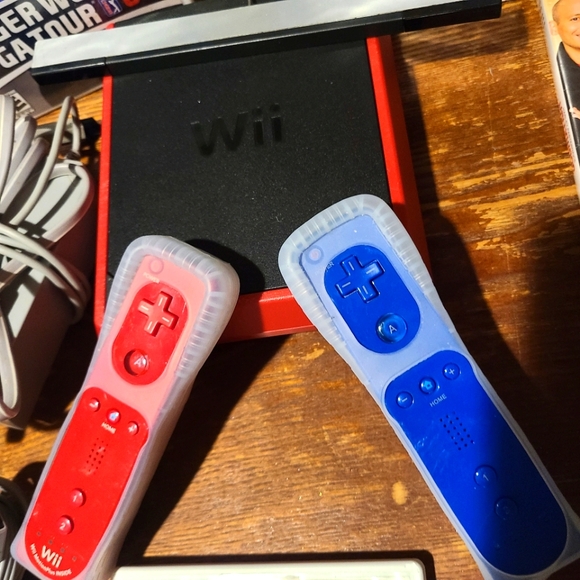 Nintendo Wii Mini console with all original accessories & 15 Games - Picture 4 of 12
